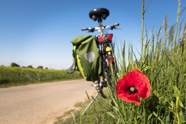 Blíží se jarní sezona a s ní i cyklistické výlety. Víte, jak začít na kole, abyste si ho opravdu užili?